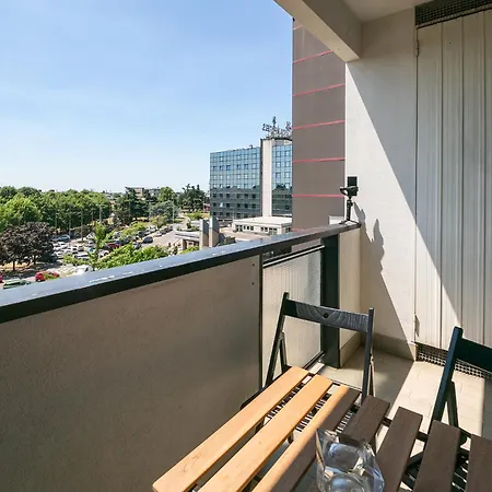 Lägenhet The Airport & The Train Station